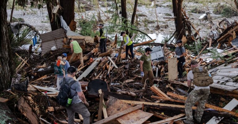 텍사스 홍수 생존자를 돕는 방법. 그리고 보건기구는 RFK Jr.를 고소합니다.

