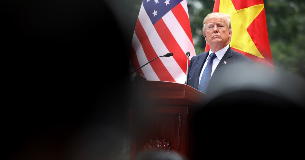 트럼프는 베트남과의 무역 거래를 발표했다