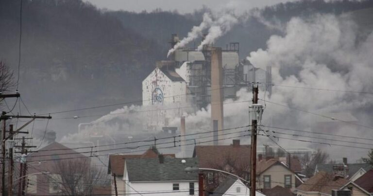 환경 단체는 Nippon Steel에게 피츠버그에서 새로 획득 한 미국 철강 공장을 청소하도록 지시합니다.
    


