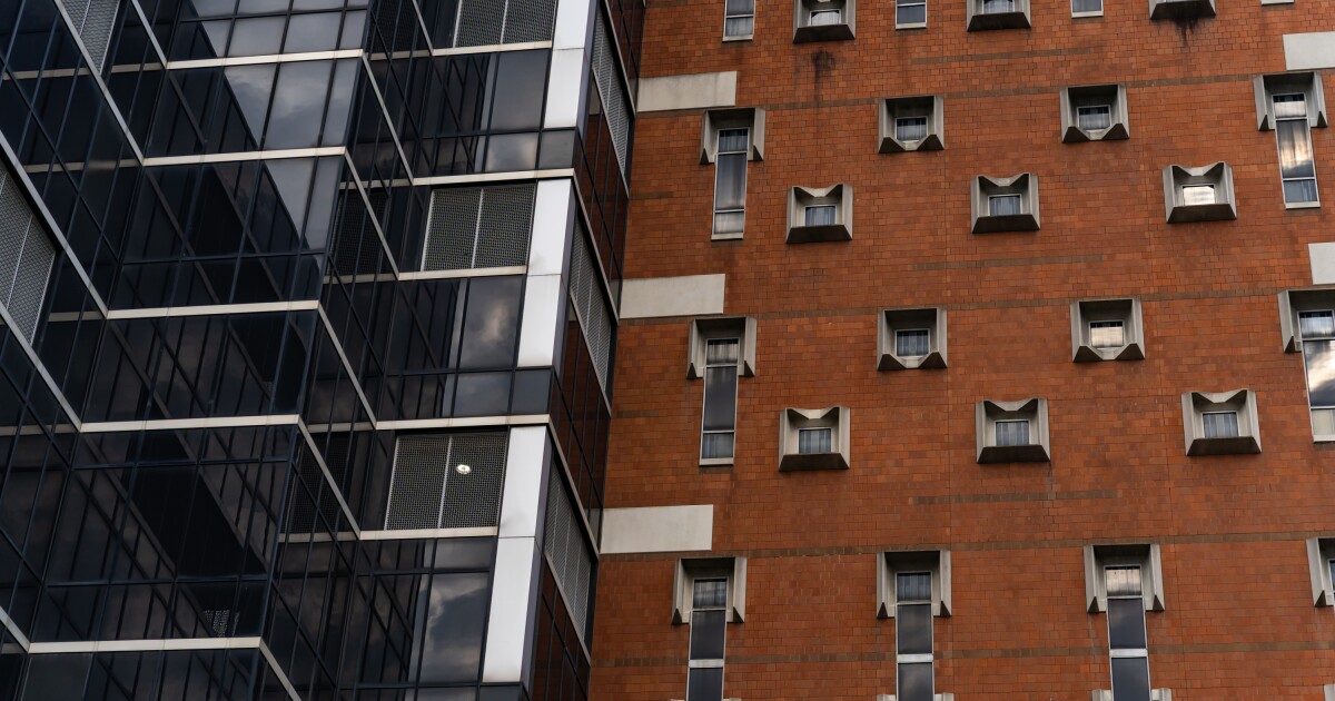 Allegheny County Library Association은 감옥에서 새 책 자동 판매기 출시