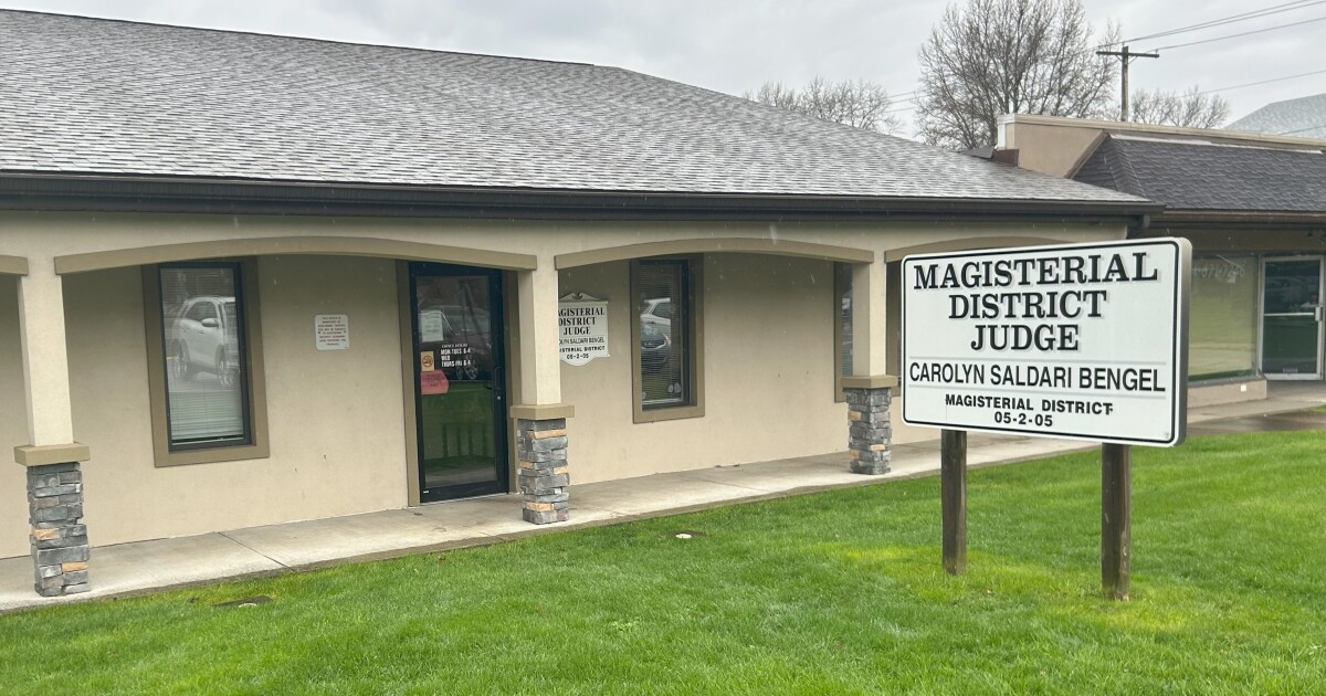 Allegheny County 판사는 벌금을 '마지막 수단'이라고 부릅니다. 젊은이들은 작년에도 거의 1 억 달러의 벌금을 물었다.