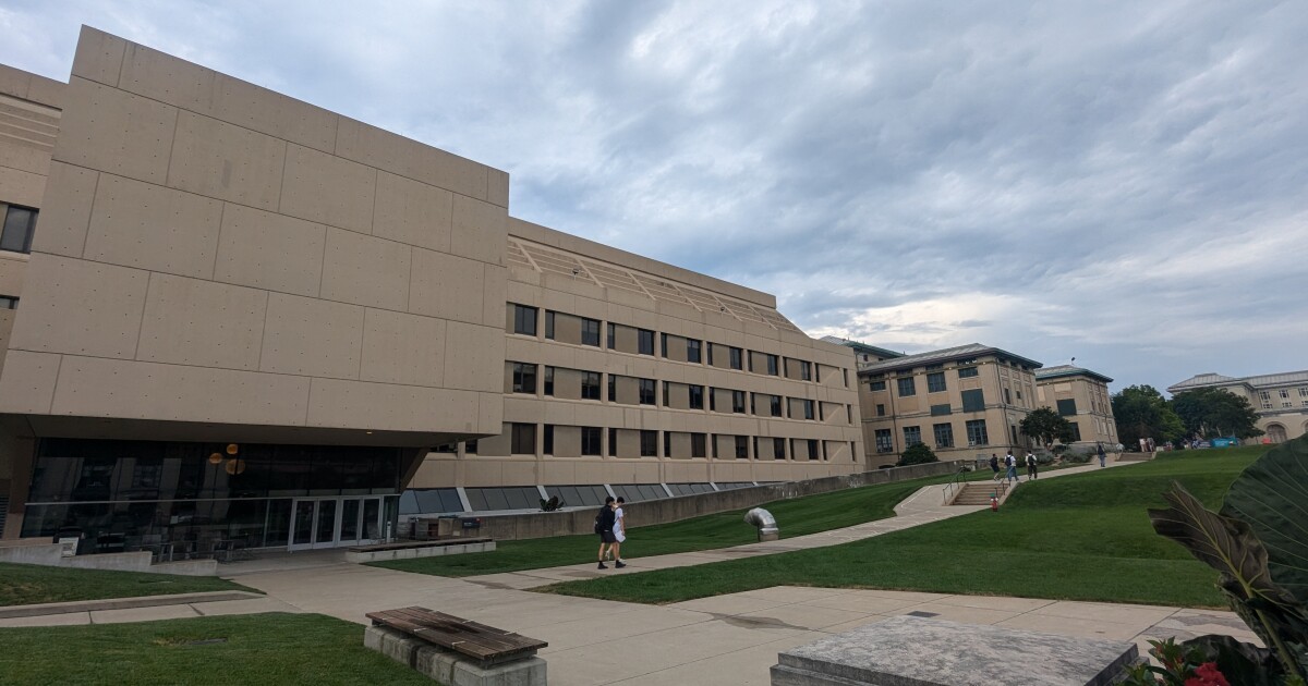 Carnegie Mellon University는 AI와 함께 추가 수학 연구를위한 새로운 벤처를 시작합니다.
