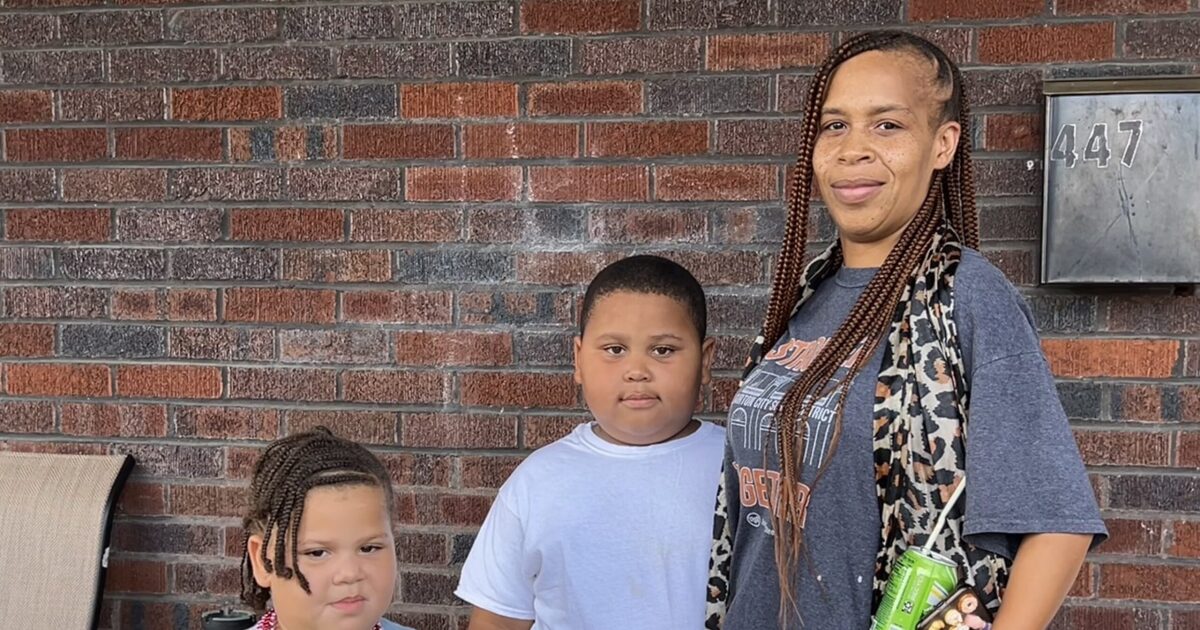 Clairton에서, 지역 사회는 미국 철강 공장에서 치명적인 폭발을 다룹니다.