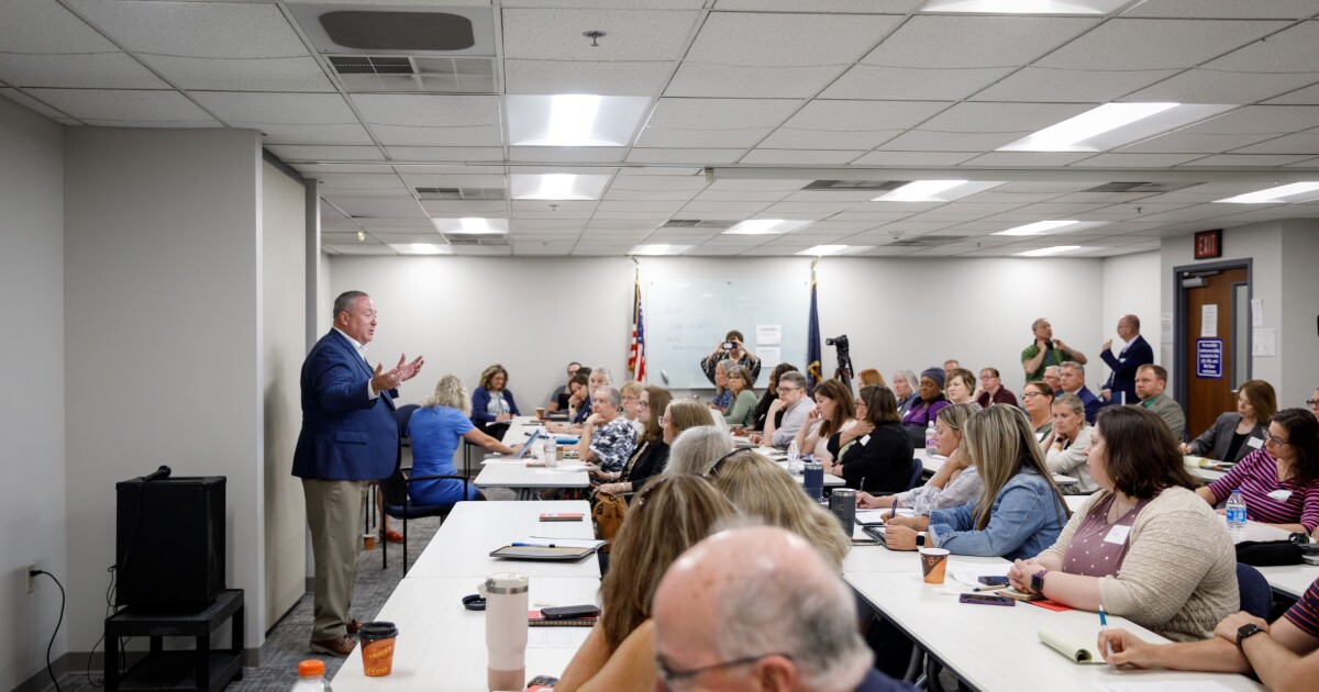 Pa. 노인 학대 기관에 대한 추가 책임 조치로 새로운 계약을 지연시킵니다.