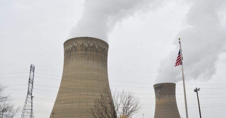 Pa. 보건부는 원자력 발전소 근처의 주민들에게 무료로 요오드화 칼륨 정제를 배포하는
    


