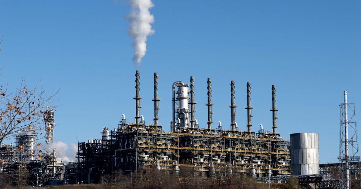 Pa.는 16 억 6 천만 달러의 세금 감면으로 쉘을 유혹했습니다. 이제 회사는 공장을 판매하기를 원합니다