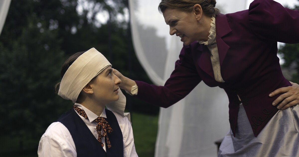 Pittsburgh의 Quantum Theatre에서 젠더 스왑 'Seagull'인 Chekhov는 극작가 대화를합니다