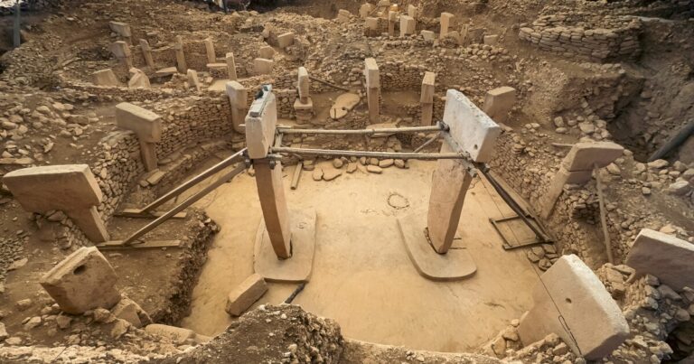 고대 고고학 유적지는 음모 이론을 만나고 Joe Rogan
    


