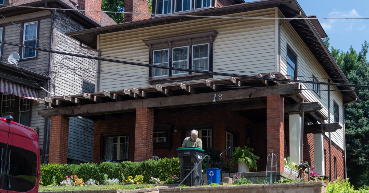 빈 부지와 황폐 한 집으로 무엇을해야합니까? Allegheny County에는이를위한 프로그램이 있습니다