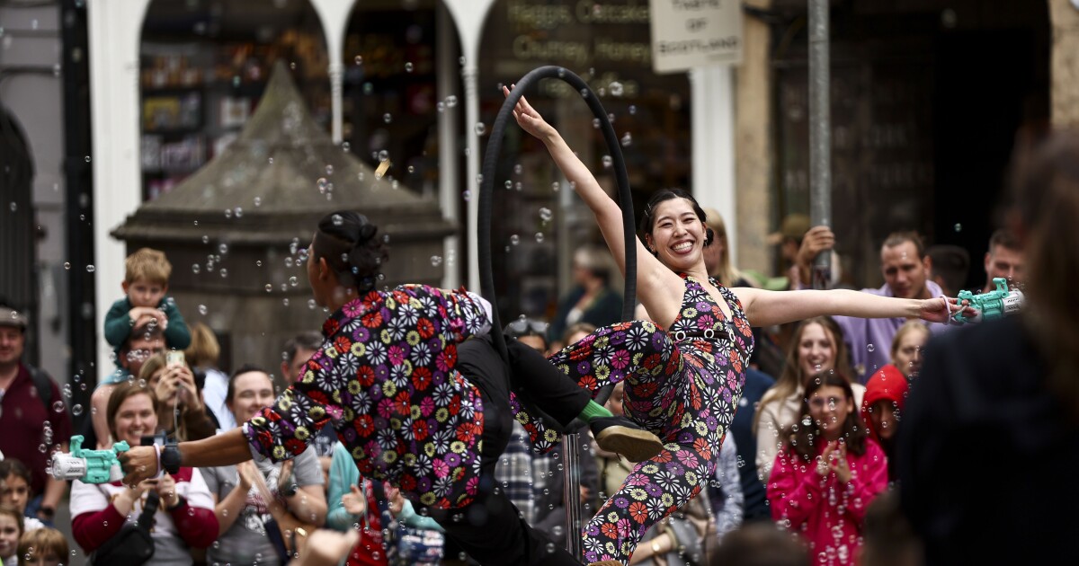 에든버러의 프린지가 여전히 프린지입니까, 아니면 주류가 사라 졌습니까?