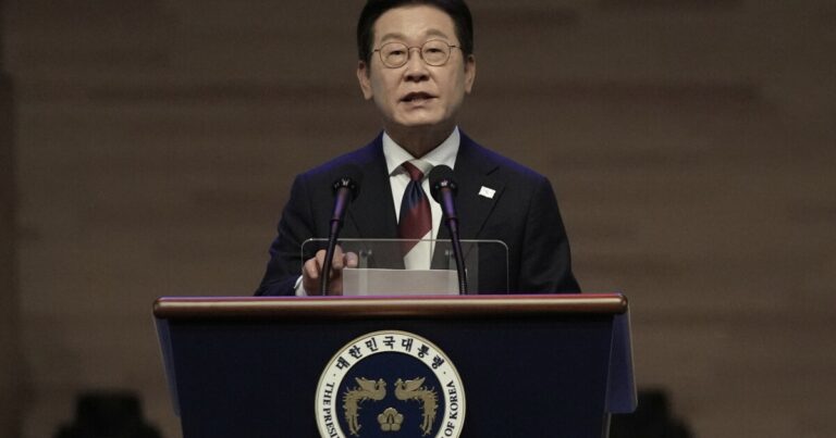 월요일 워싱턴에서 트럼프를 만나기 위해 이씨 대통령
    


