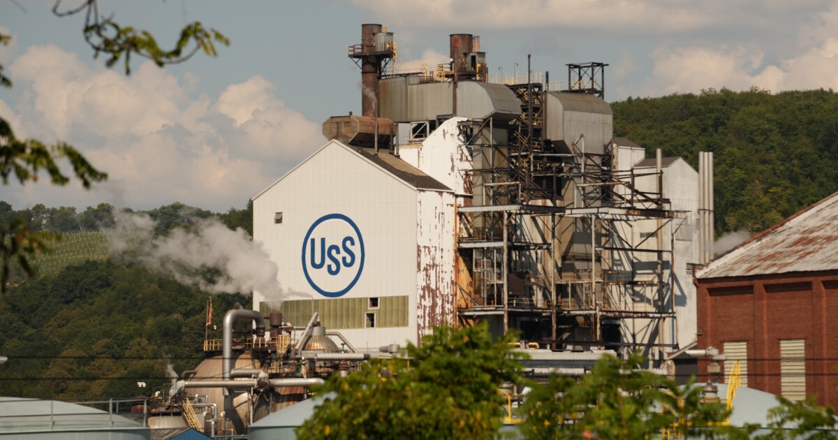 월요일 폭발의 사이트 인 Clairton Coke Works는 문제의 역사를 가지고 있습니다.