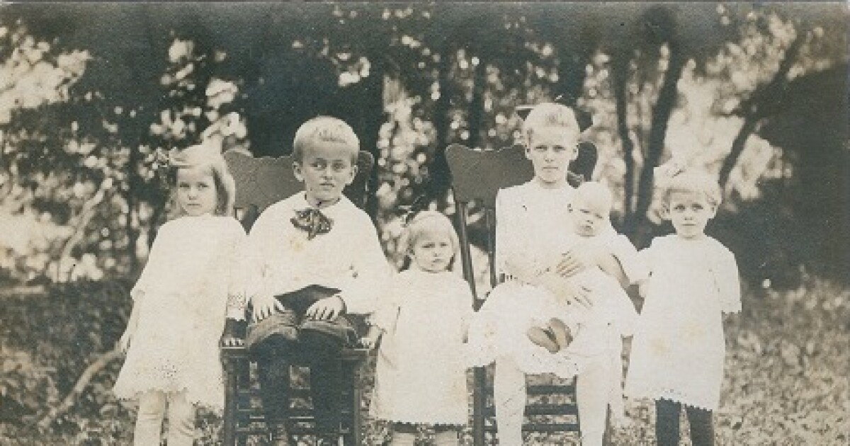 '이것은 내 사촌': Beaver County Man 's Genealogy 사이트는 대가족의 수천을 연결합니다.