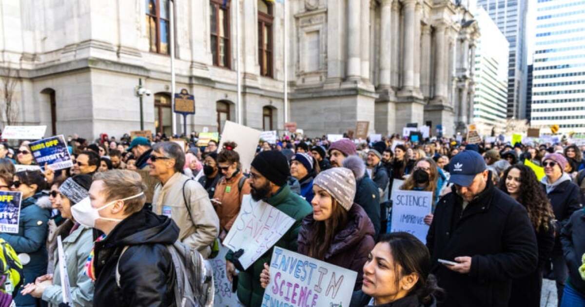 트럼프는 국립 보건원 (National Institutes of Health)에 삭감했다.