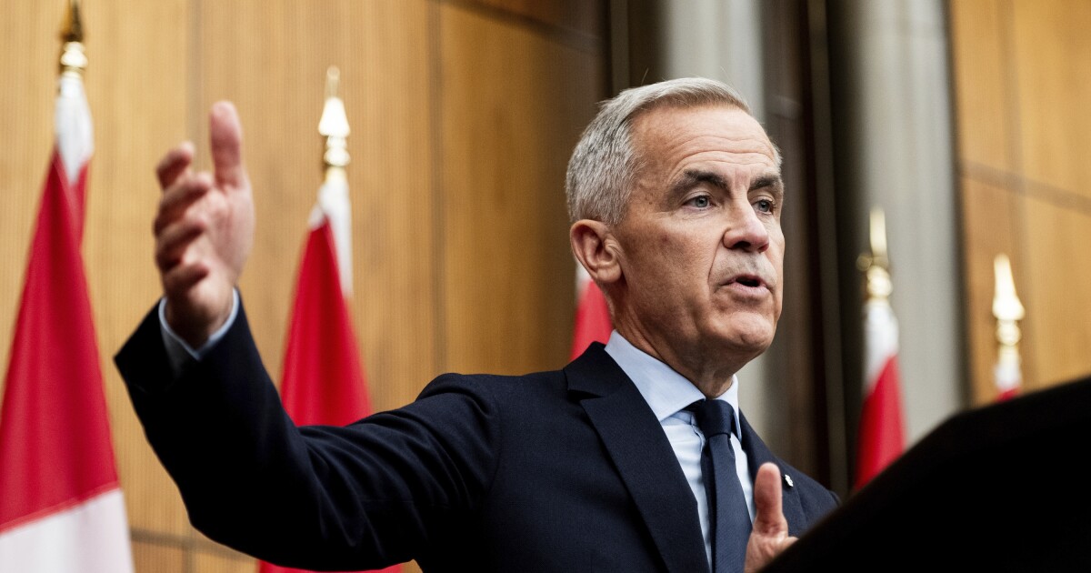 트럼프는 '우리는 캐나다에 아주 좋은 사람이되기를 원합니다'라고 말합니다. 지도자는 일부 관세를 떨어 뜨립니다.