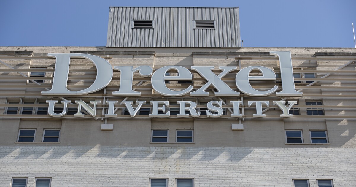 펜실베니아 대학교, 해고를 통한 비용 절감, 재무 문제를 충족하기위한 합병