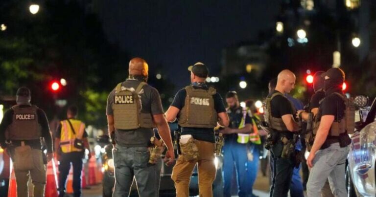 펜실베이니아 주 경찰의 연방 인수를 차단하는 법안을 소개하는 펜실베니아 입법부
    


