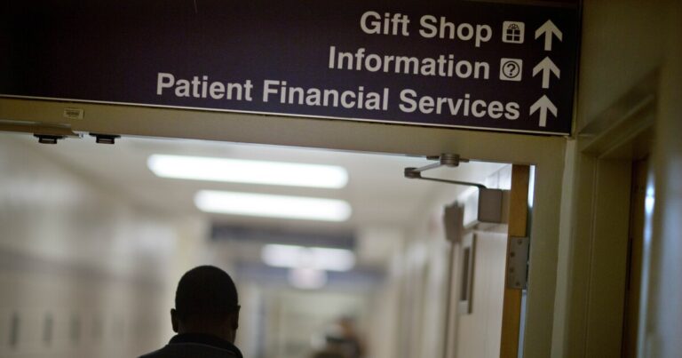 피츠버그는 43,000 명 이상의 주민들에게 5 억 8 천만 달러의 의료 부채를 닦아냅니다.
    


