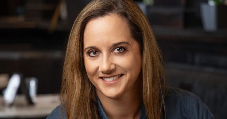 하키, 준비 학교 및 미스터리 드라이브 피츠버그 원주민의 새 소설
    


