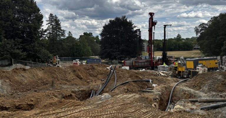 Pa. 국회의원들은 냉각 데이터 센터에 대한 핵 대안을 위해 지하를 찾습니다.
    


