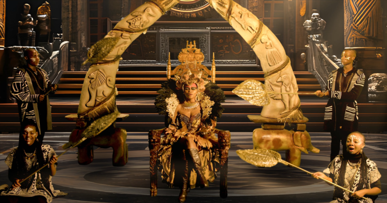 Queen 's Classic'Bohemian Rhapsody '는 줄루에서 새로운 목소리를 찾습니다.
    


