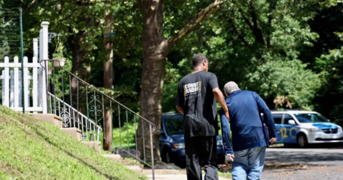 낙상은 PA를 포함하여 노인들 사이에서 부상의 주요 원인입니다.