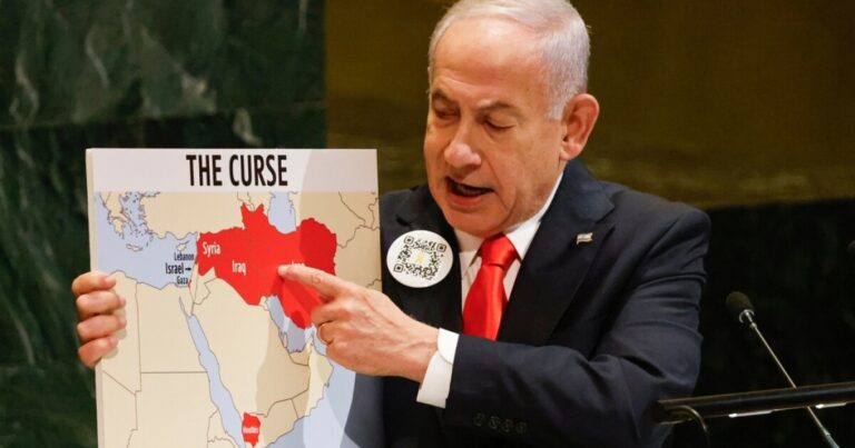 네타냐후는 지저스와 건배 속에서 이스라엘이 '가자에서'일을 끝내야한다 '고 말합니다.
    


