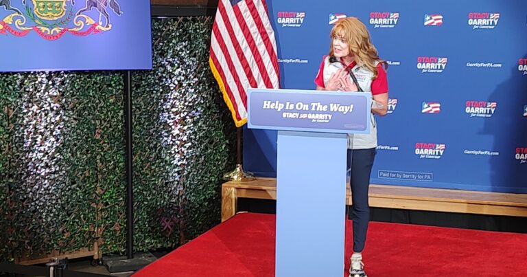 노스 힐스에서 GOP의 마비가 Shapiro를 폭발하고 PA를 위해 더 많은 일을 할 것을 약속합니다. 주지사로서
    


