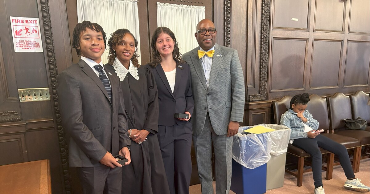 두 명의 학생이 피츠버그 공립학교 이사회에 합류합니다