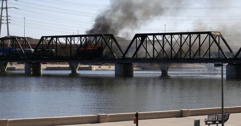 미국 철도 교량 노후
    



