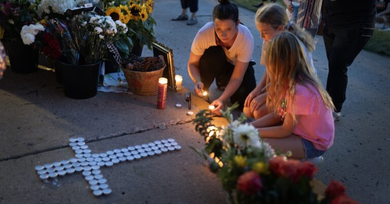 미니애폴리스 총격 사건 피해자의 아버지가 말합니다. 그리고 CDC는 새로운 리더십을 발표했습니다
    


