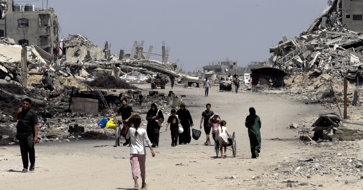 이스라엘은 가자 시티 지역을 폭파하고 있지만 사람들은 갈 곳이 없습니다.