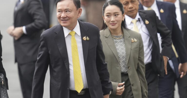 태국의 전 PM Thaksin Shinawatra, 1 년 징역형 임기
    


