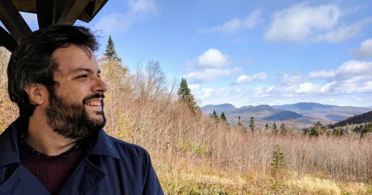 피츠버그 책의 리뷰는 의견과 비판을위한 새로운 아울렛을 제공합니다.
    


