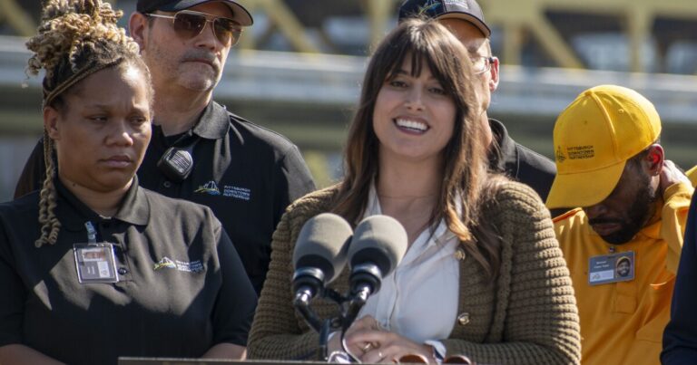 Allegheny 카운티 행정관 Innamorato는 2026년 예산에서 세금 인상을 제안하지 않습니다.
    


