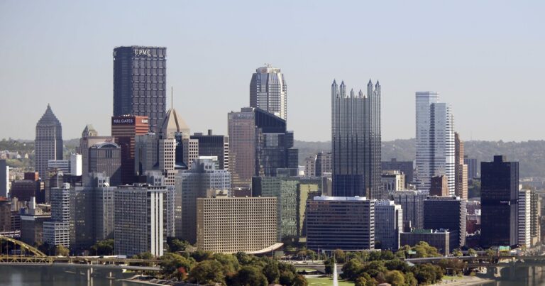 Gainey의 2026년 피츠버그 예산 초안은 세금 인상을 피하지만 앞으로 어려운 길을 제시합니다
    


