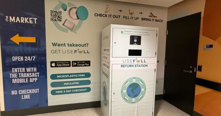 University of Pittsburgh 폐기물을 줄이기 위해 일회용 옵션을 대체하는 유용한 테이크아웃 용기
    


