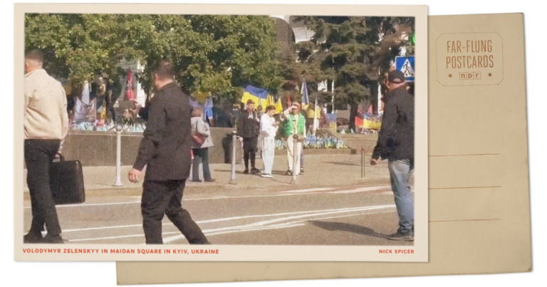 Zelenskyy를 우연히 발견 할 수있는 Kyiv의 인사말
    


