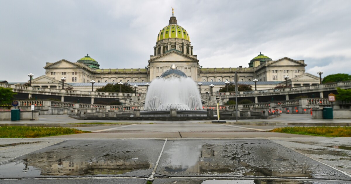 가정 폭력 피해자들이 펜실베니아 상원에서 동결된 실업 수당을 받을 수 있도록 돕는 계획 - 다시 한 번