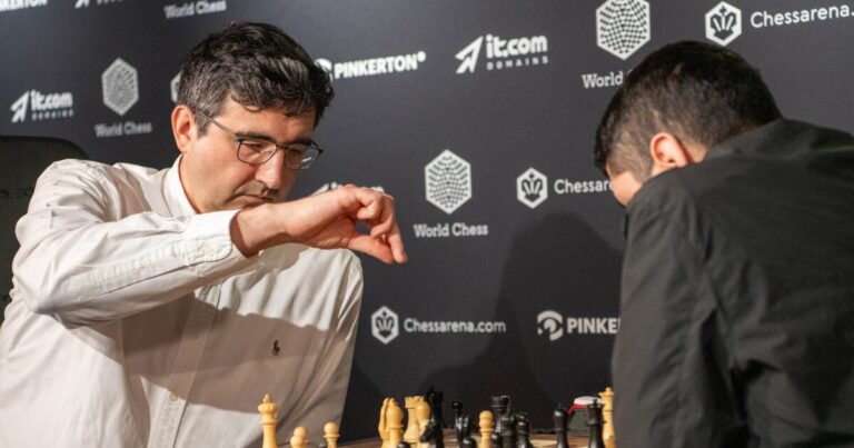 다니엘 나로디츠키(Daniel Naroditsky)를 부정 행위로 고발한 전 세계 챔피언을 조사하는 체스 기관
    


