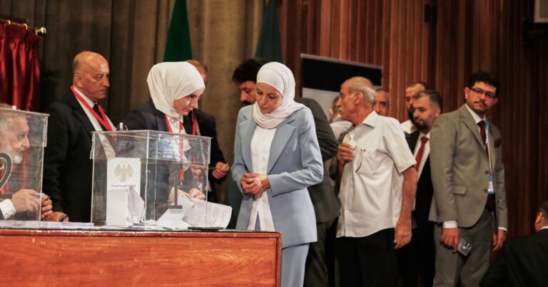 시리아가 Assad의 축출 이후 첫 의회 선거를 개최 할 때 기대할 수있는 것
    


