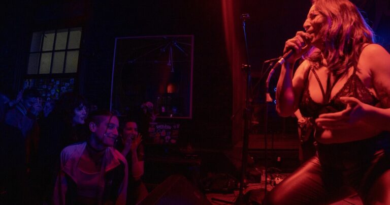 아르헨티나: La reina de la bailanta
    


