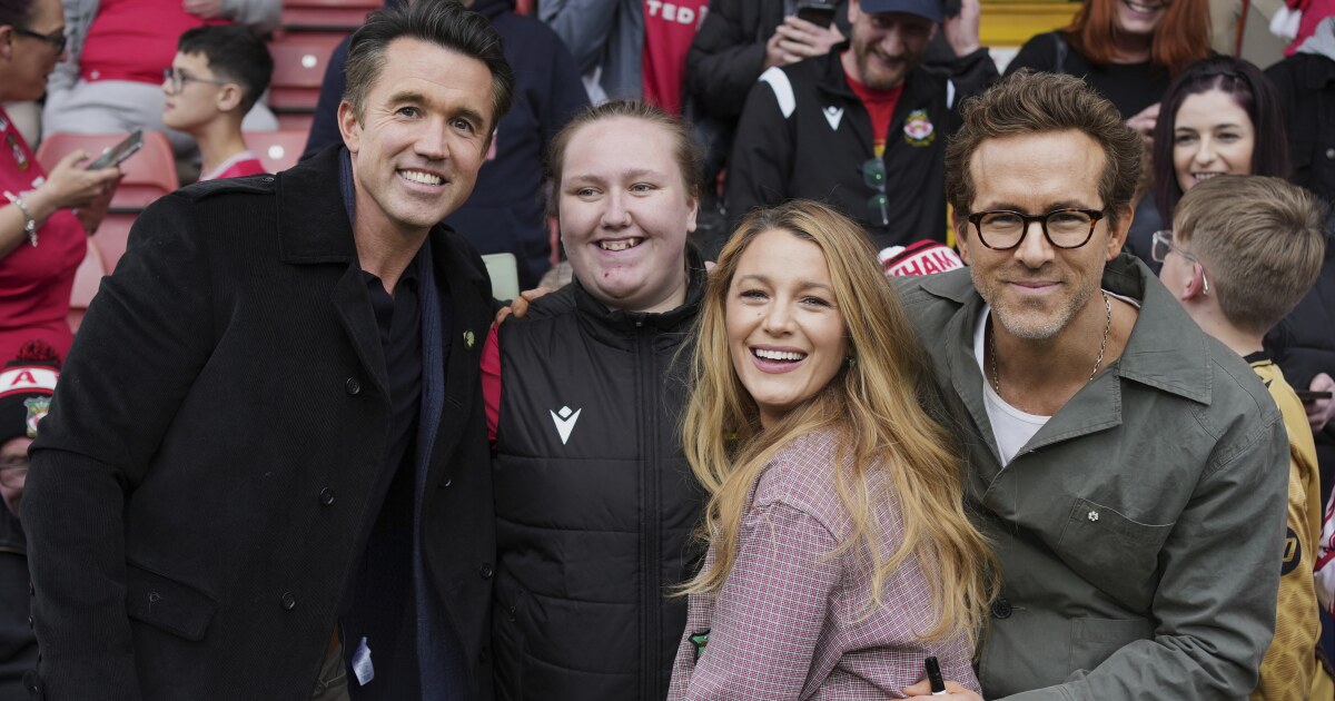 왜 그렇게 많은 미국 부자들이 영국 축구팀에 투자하고 있습니까?