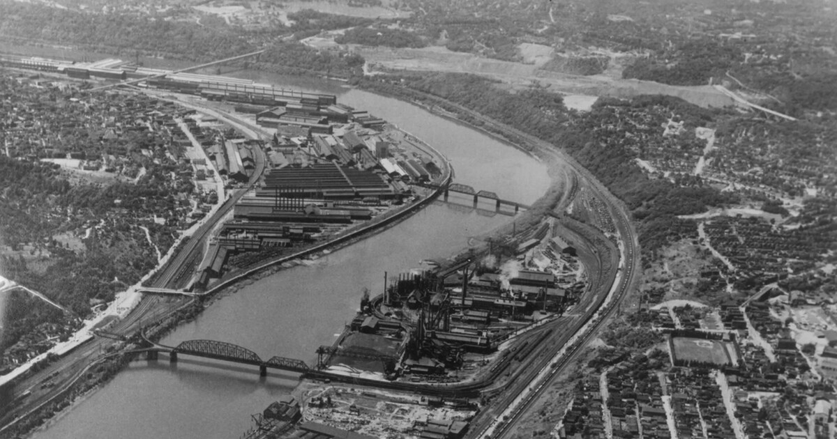 월의 전망: 산업, 역사적 오염 및 번영