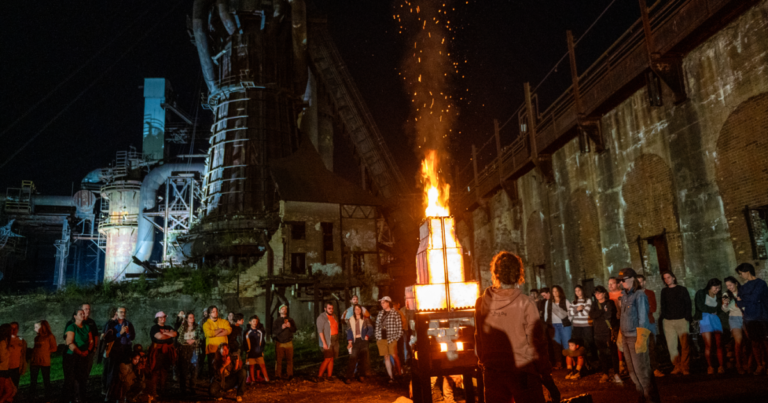 이번 주말: 피츠버그 옥토버페스트, 연소 축제 및 머농거힐라 팝 페스티벌
    


