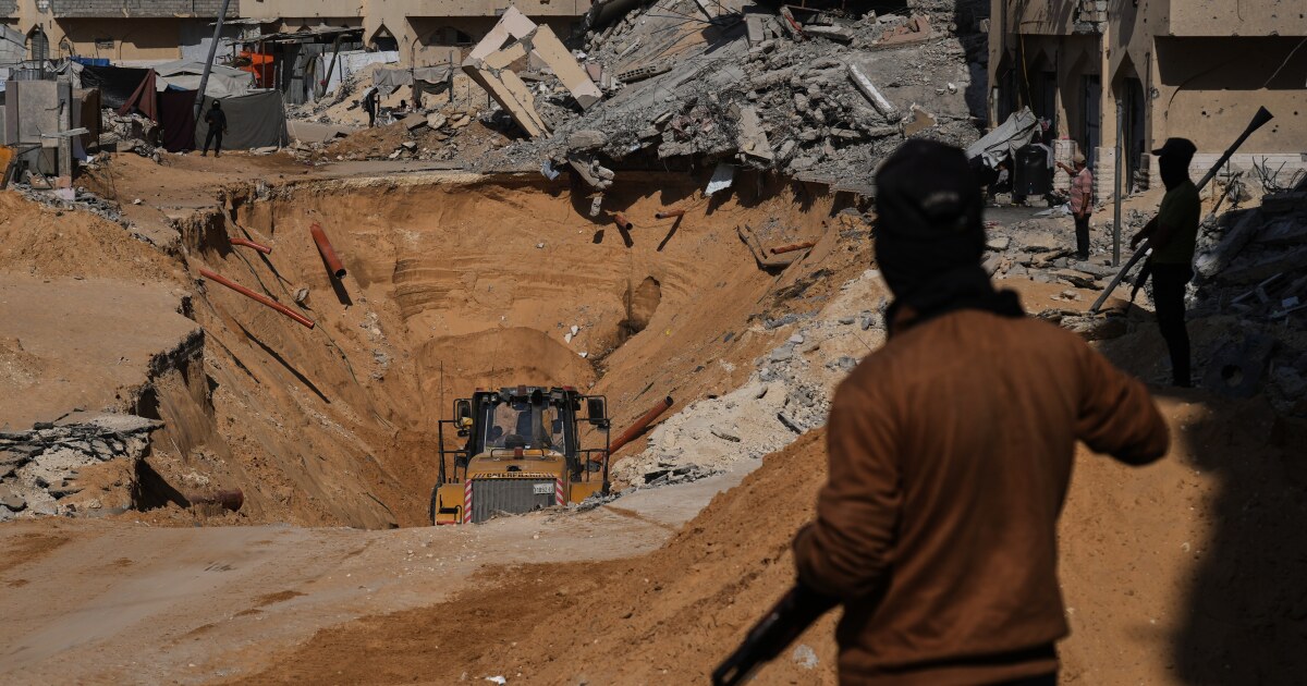 이스라엘과 하마스가 서로 휴전을 위반했다고 비난하자 이스라엘은 가자지구를 공습했다.