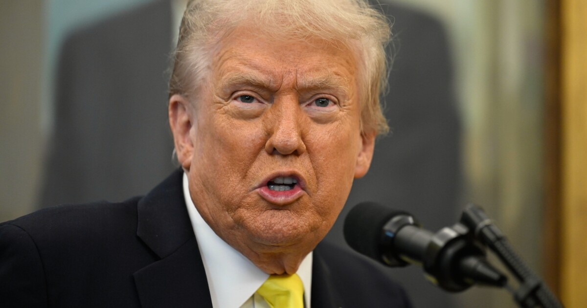 트럼프, CIA가 베네수엘라 내에서 비밀 작전을 수행하고 있다고 확인