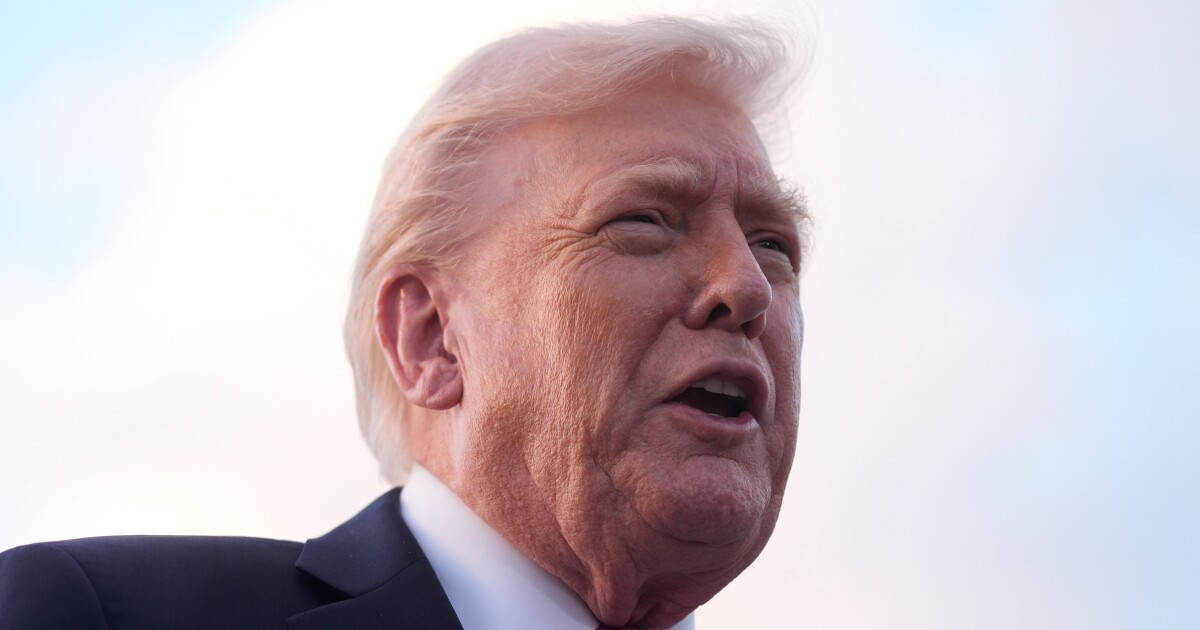 트럼프 “마약 선박 의심 생존자 2명 본국으로 보낼 것”