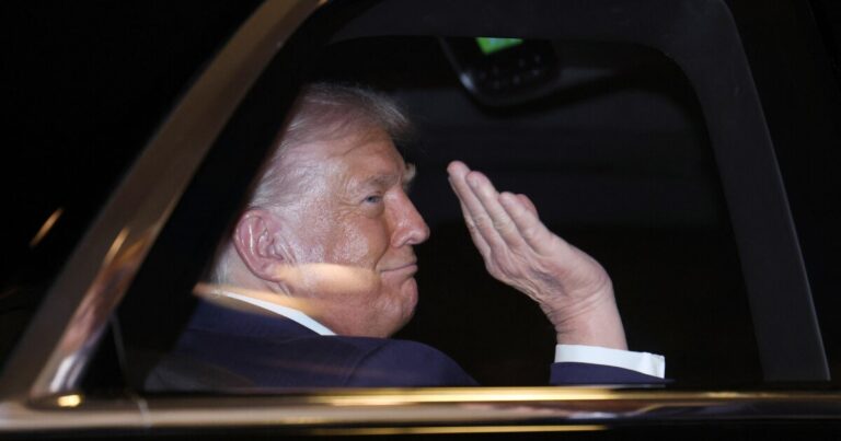 트럼프의 아시아 순방 일정. 그리고 정부 폐쇄는 식량 혜택을 위협합니다
    


