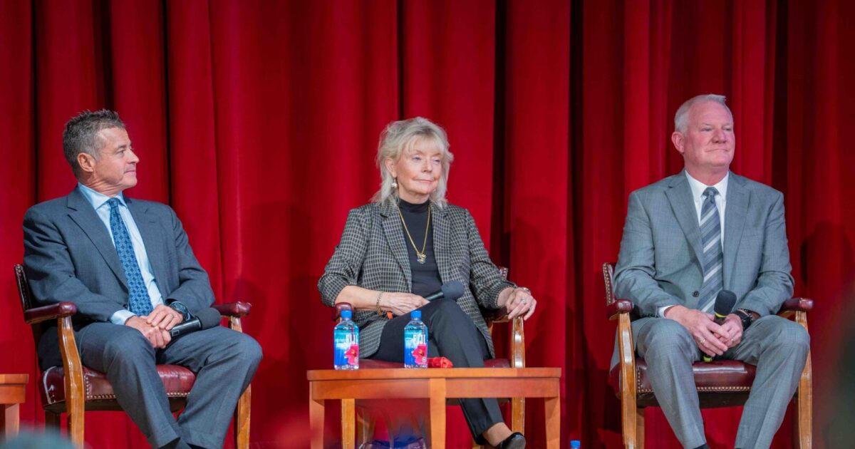 펜실베니아 대법원 판사 유지 경쟁이 왜 그렇게 논쟁의 여지가 있습니까?